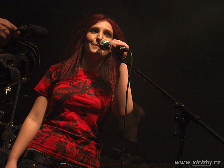 Bára Zemanová, Medvěd 009 