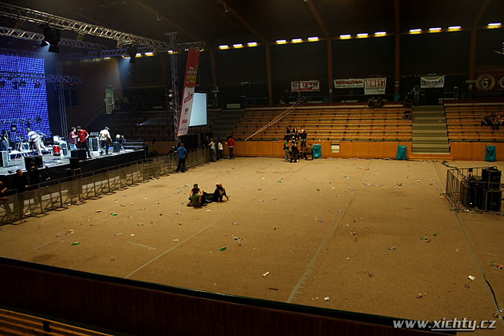 Turné Pro Radost 2008 - Tři Sestry + Divokej Bill