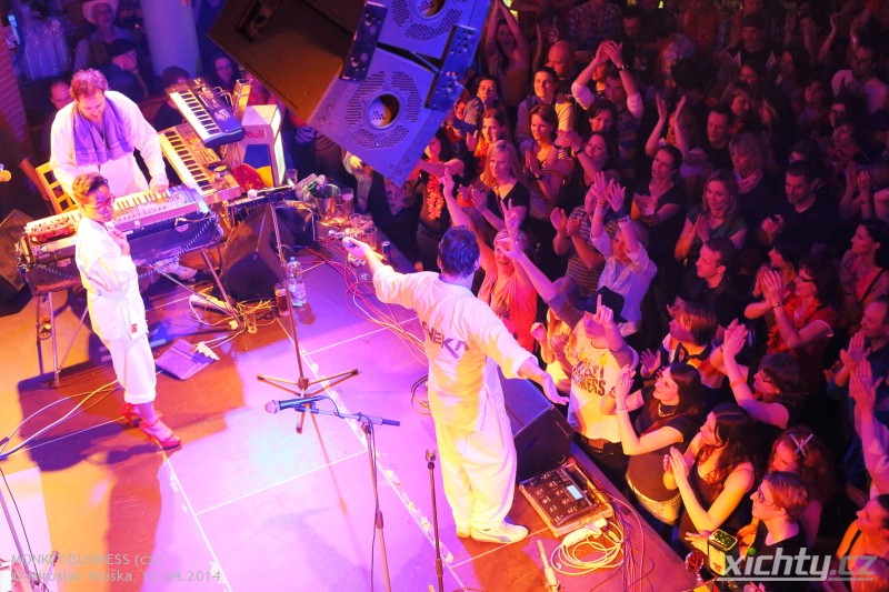 Monkey Business: Vyznavači Dobrých Mrvů Tour 2014  / Plzeň