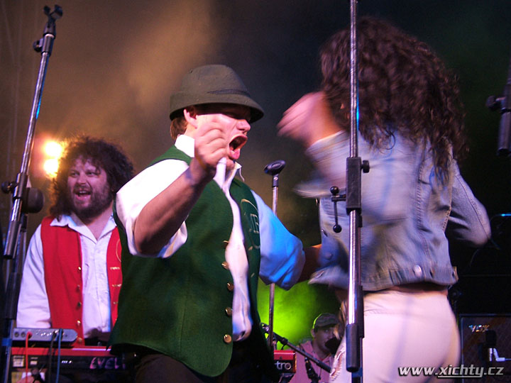 Monkey Business oslavili 6 let!