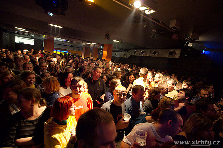 Otevření zrekonstruovaného Rock Café s Levellers